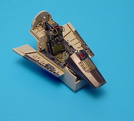 【再入荷】4168 F-8E クルセイダー コクピットセット