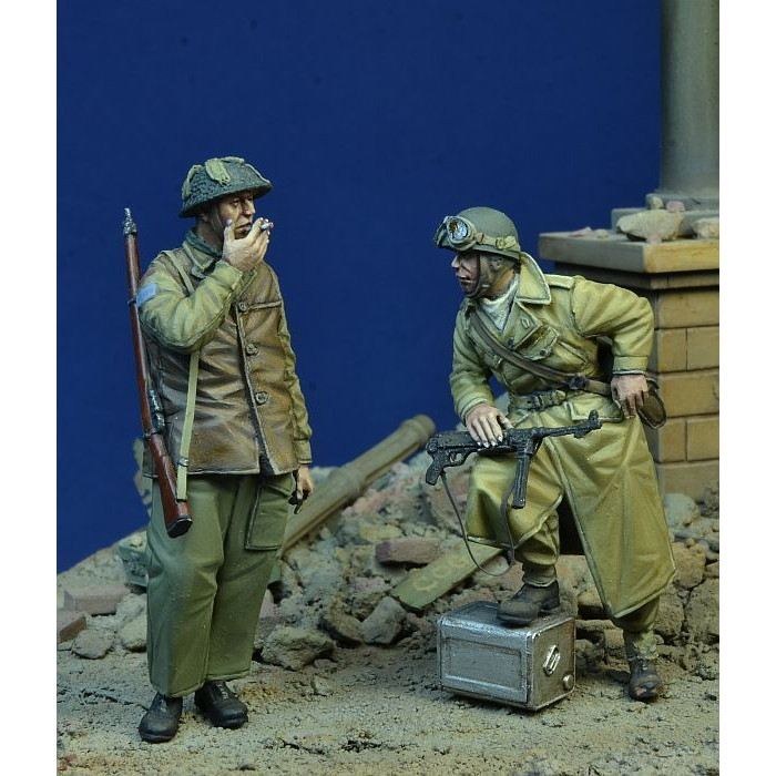 【新製品】DD35201 1/35 WWII カナダ陸軍 一服するカナダ軍歩兵とオートバイ伝令兵セット(2体セット)